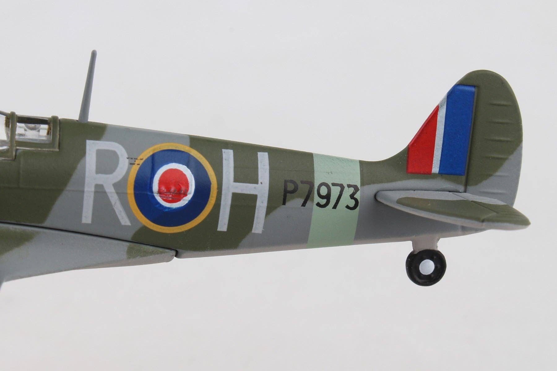 Daron Worldwide Trading - Wholesale Decorative Tabletop Object - POSTAGE STAMP RAAF SPITFIRE 1/936