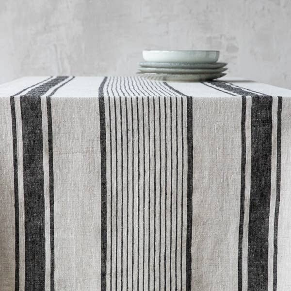 LinenMe - Wholesale Tablecloth - Linen Tablecloth Black Provence5