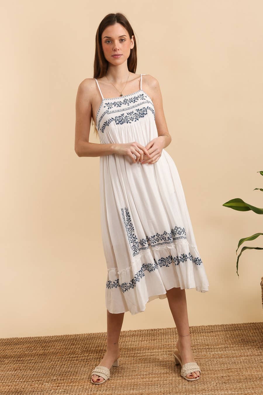 MOOYA - Wholesale Dress - Women's - White maxi dress with embroidery and strap fastenings SJ0064