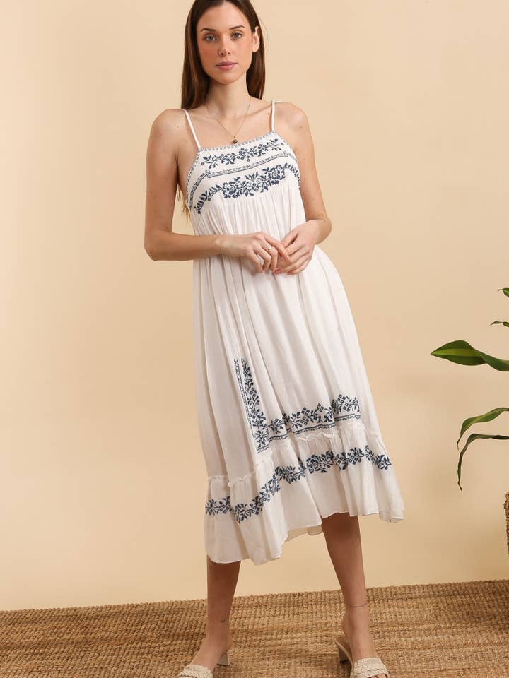 MOOYA - Wholesale Dress - Women's - White maxi dress with embroidery and strap fastenings SJ0064