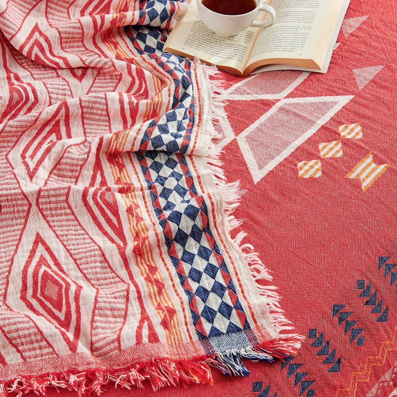 Kikoya – wholesale Filtar – Sommartäcken i bomullsmusselin med aztekiskt mönster, vändbara plädar4