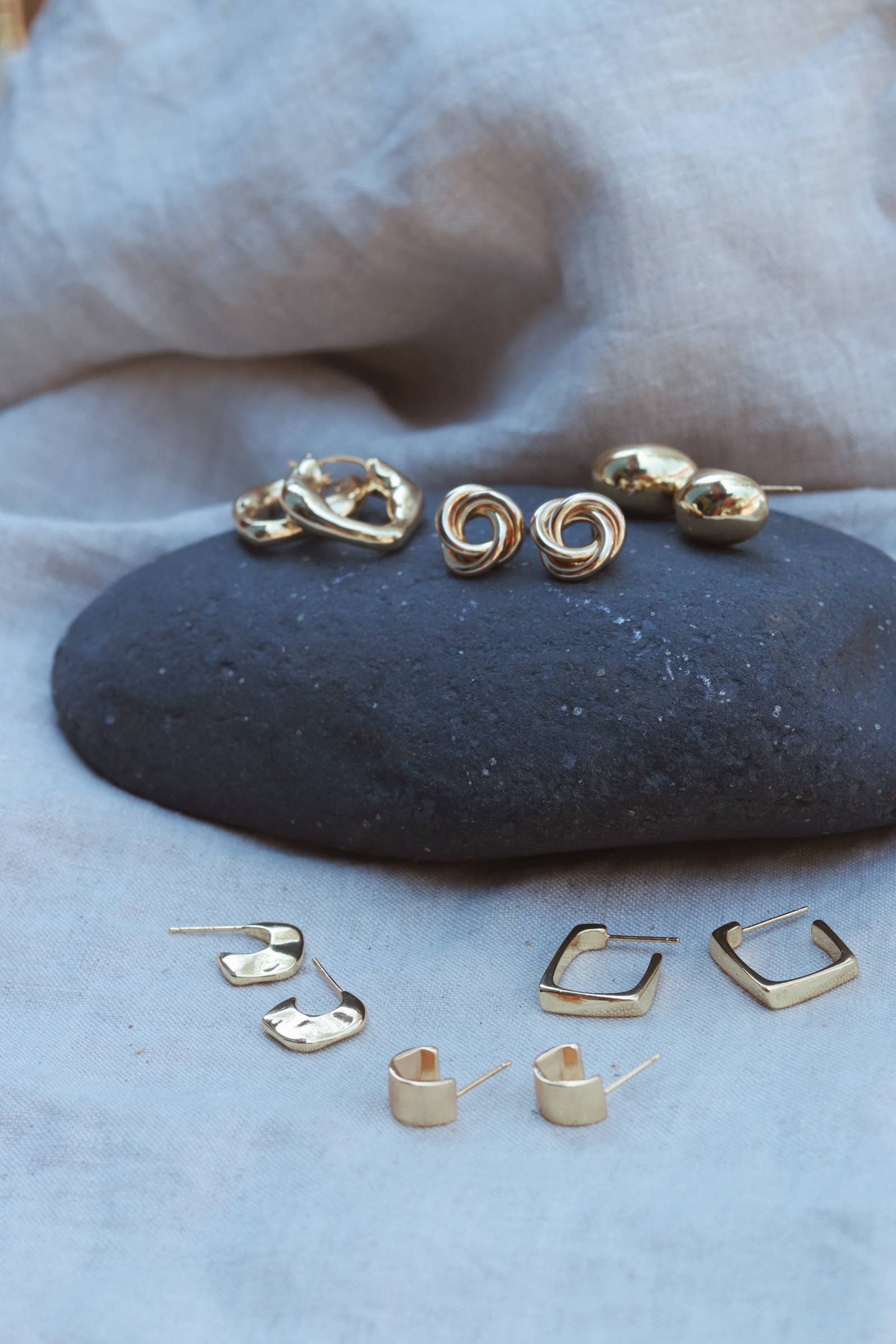 Goldie Jewelry - Vendita all'ingrosso Orecchini a cerchietto - Cerchi FLUIDITY HUGGIE1