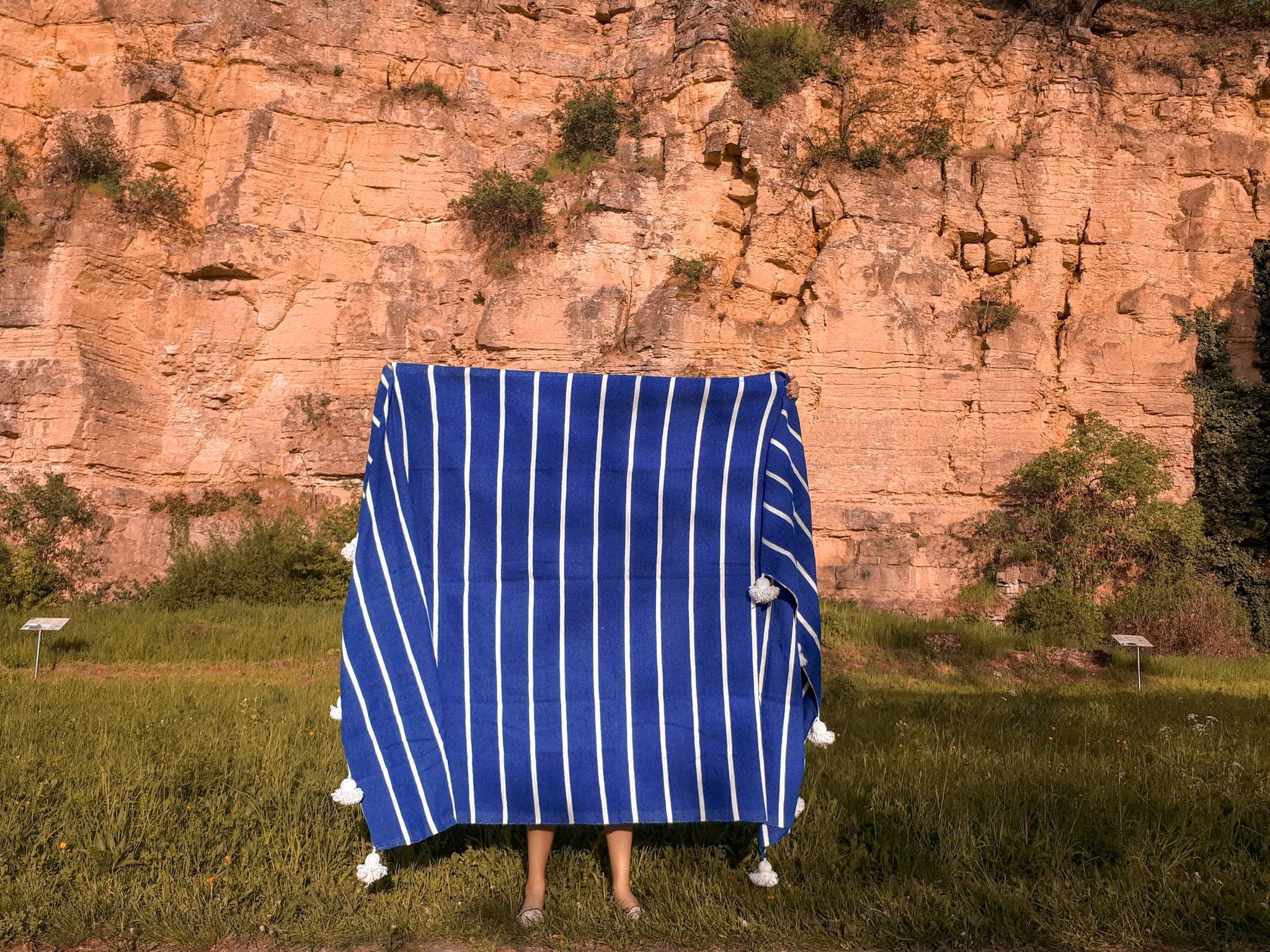 Living Multicultural - Wholesale Bedding Blanket - Pom Pom Decke 250 x 150 cm | Chefchaouen5