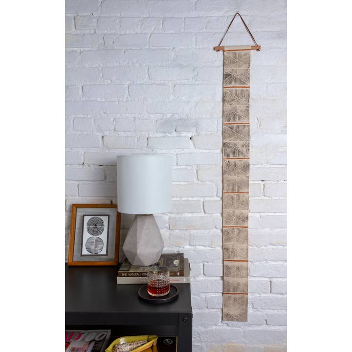 Décoration murale en lin - Nazca pour la vente par For Reasons Unknown