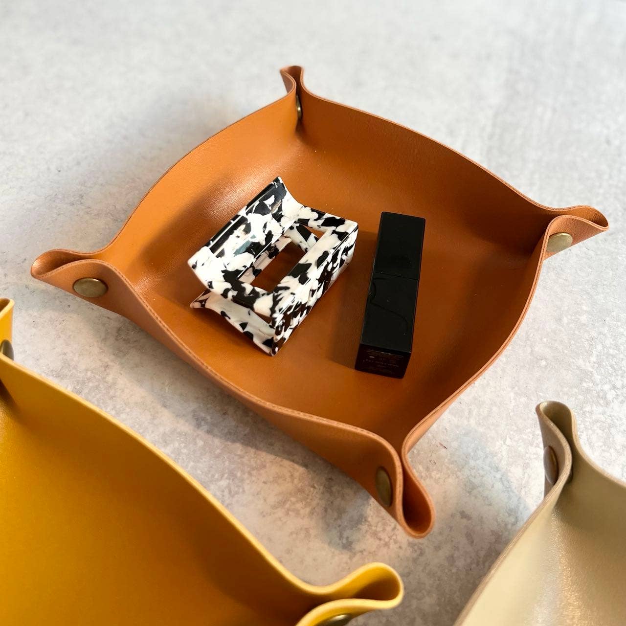 Zora Botanica - Wholesale Decorative Tray - Vegan Leather Tray2