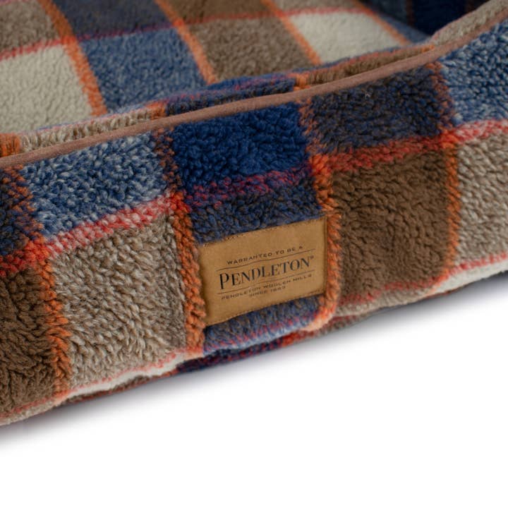 Carolina Pet Company - Wholesale Pet Bed - Dog - Pendleton Mountain Plaid Berber Kuddler Dog Bed7