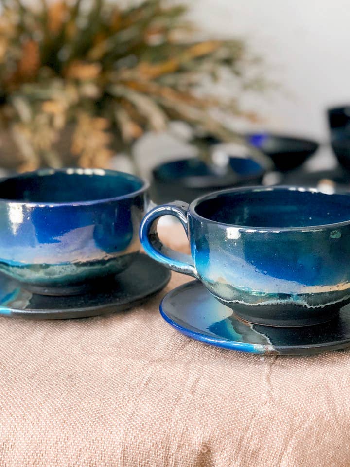 Keramiske Sorte/Guld Mellemstore Kopper & Underkopper – Engrossæt for engroshandel hos Los Artisans