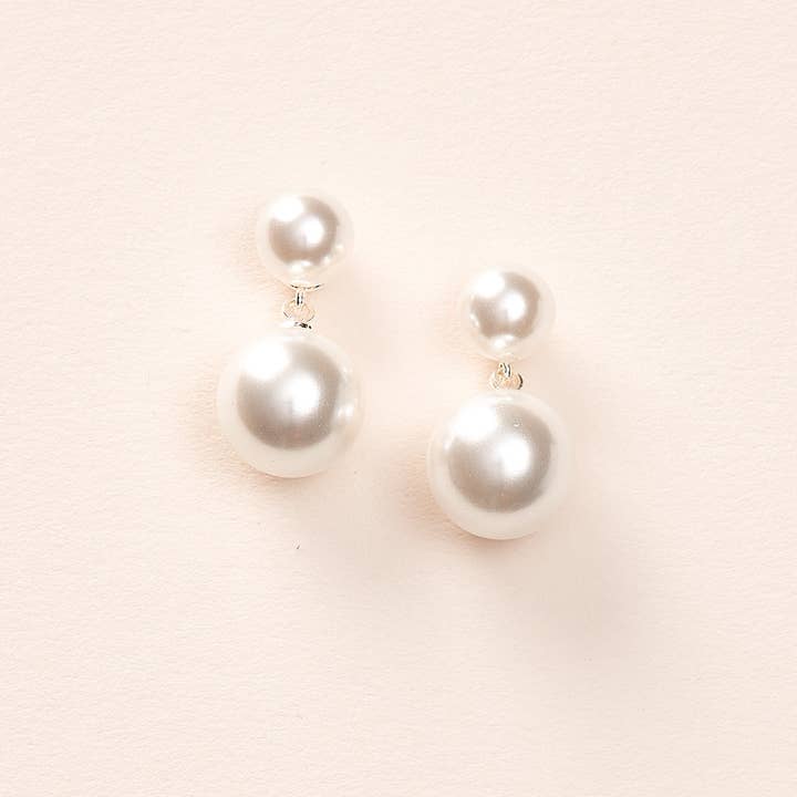 Dareth Colburn Designs - Wholesale Hangende/ronde oorbellen - Nadine Pearl Dangle oorbellen3