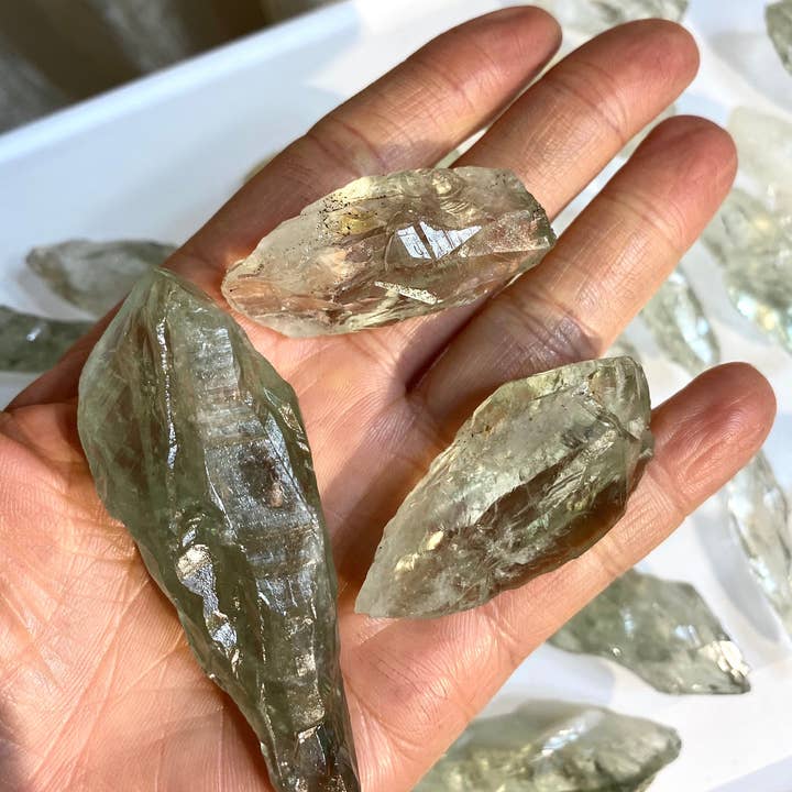 KayleeNYC - Vendita all'ingrosso Pietra/cristallo spirituale - Cristallo grezzo di ametista verde Prasiolite da 1 libbra per la guarigione6