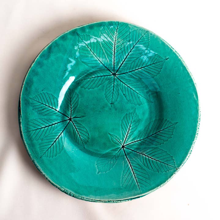 Assiette plate artisanale Flora 25 cm pour la vente par Pretty Plate