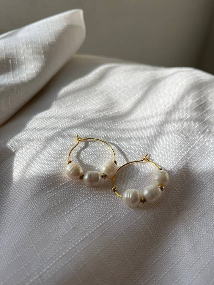 Argolas de Pérolas de Água Doce por atacado de Unearthed by Kathryn Peña