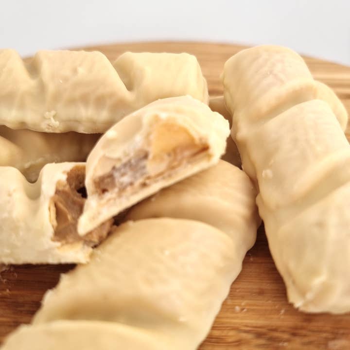 Box of 6 CROCK white chocolate, filled with hazelnut protein cream. Only 2.8 net carbs/crock and other Purchase Wholesale crema avellana. Free Returns & Net 60 Terms on Faire trending on Faire.