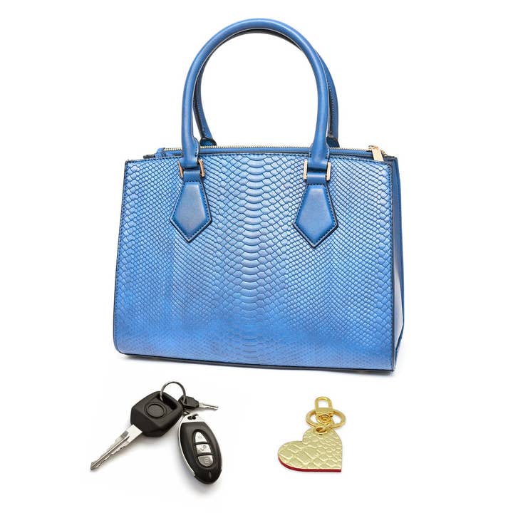 'Alkemest – Großhandel Schlüsselanhänger – Damen – Schlüsselanhänger/Taschenanhänger aus goldfarbenem Leder mit Echse2