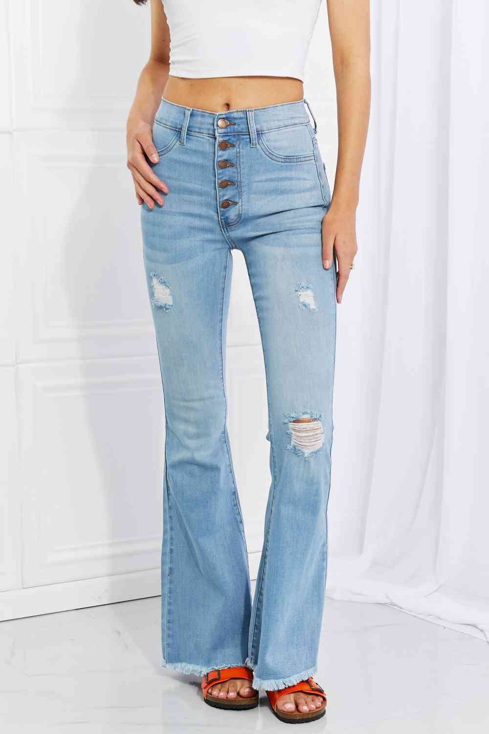 Ljus Vibrerande MIU Jess Button Flare Jeans i full storlek för wholesale på Faire0