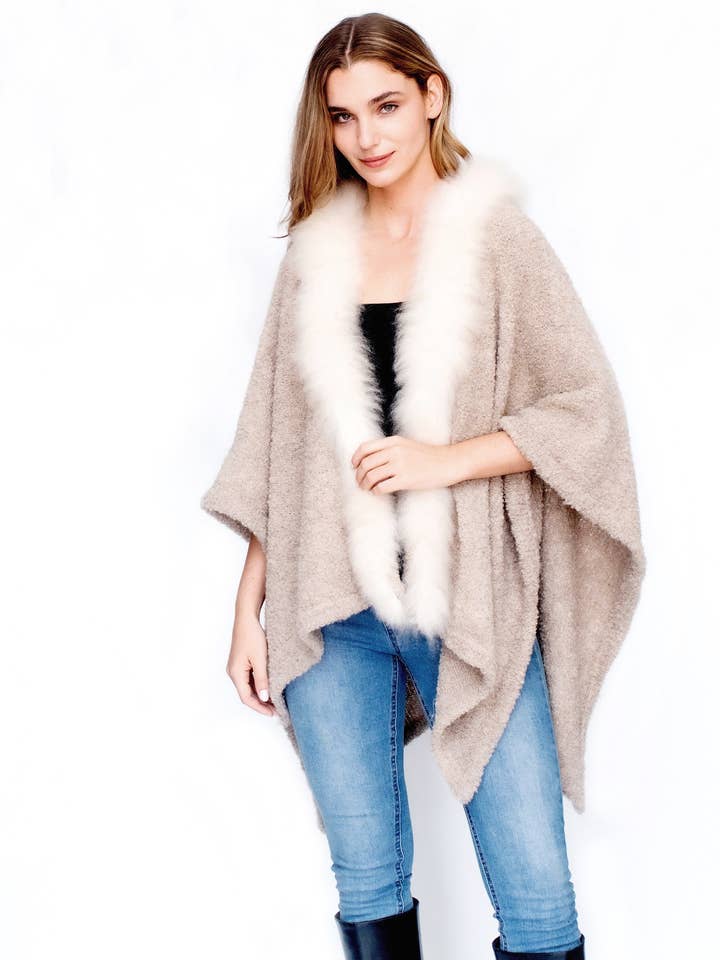 Mantella Anie Alpaca per la vendita all'ingrosso da parte di INKAMODA