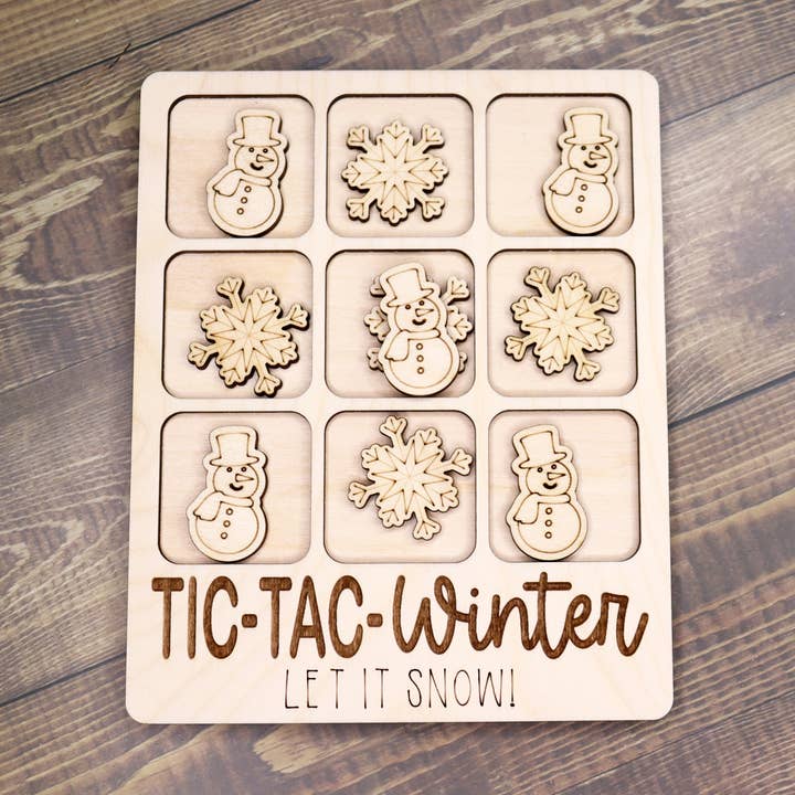 Jeu de Noël d'hiver Tic-Tac-Toe - Name Drop est disponible pour la vente par The Trendy Traveler