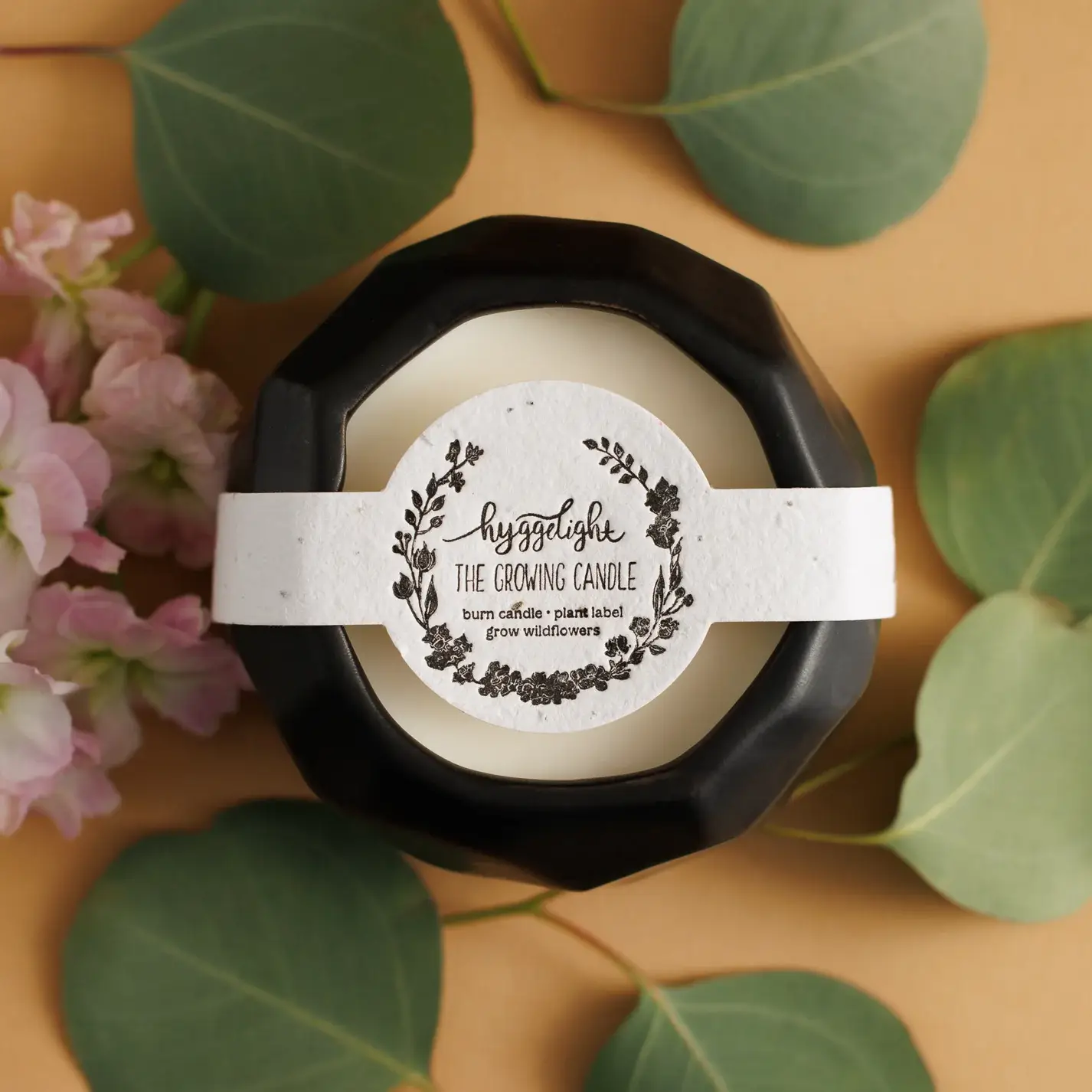 Hyggelight | The Growing Candle ® - Vente Bougie en bocal - Emma | Bougie de culture, étiquette de graines de fleurs, écologique2