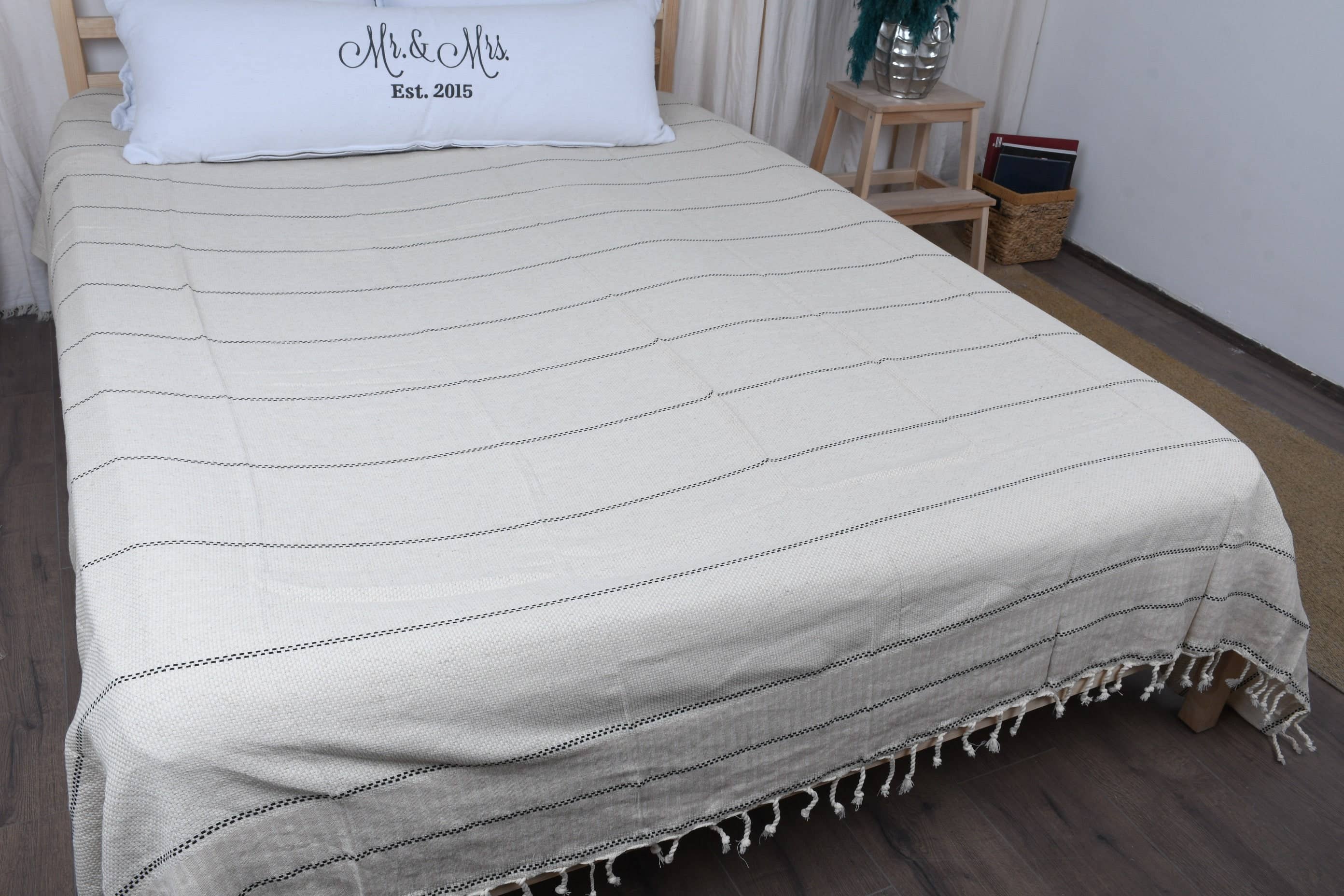 Organic Turkish Towels – wholesale Throw blanket – Wedding Gift Blankets, Elegant Light Beige Striped Throw7