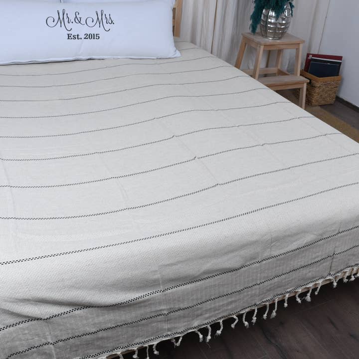 Organic Turkish Towels – wholesale Throw blanket – Wedding Gift Blankets, Elegant Light Beige Striped Throw7
