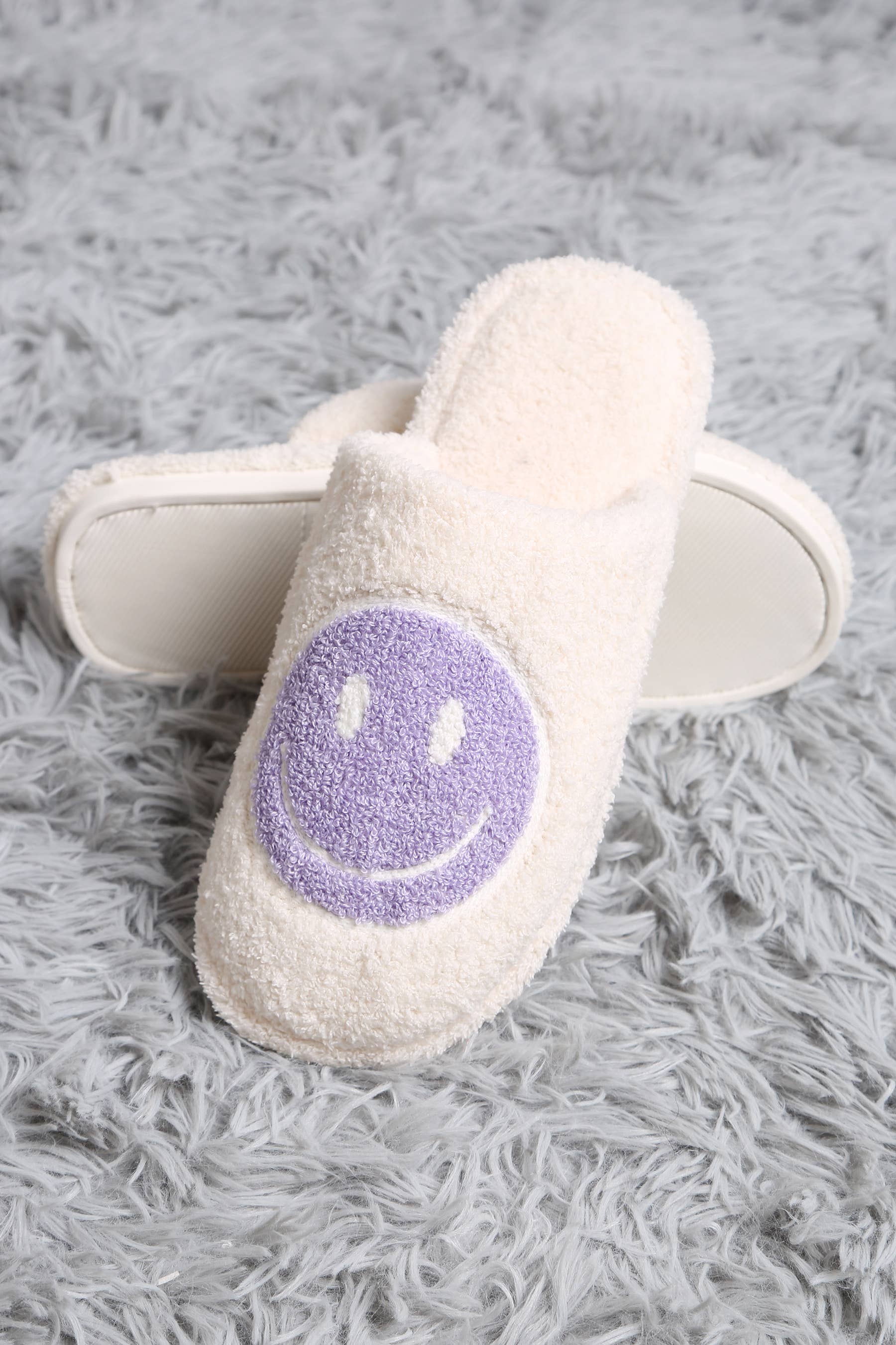 Jasper Trading LLC - Vente Chaussons – femme - PANTOUFLE SOUPLE DE LUXE BRODÉE HAPPY FACE JCL4207 - LAVANDE3