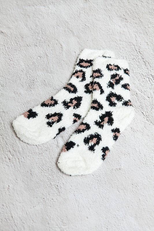 JOSSLYN by wall to wall - Wholesale Socks - Women's - WARM CORAL FLEECE PLUSH ANIMAL FUZZY SOCKS | 40S020458