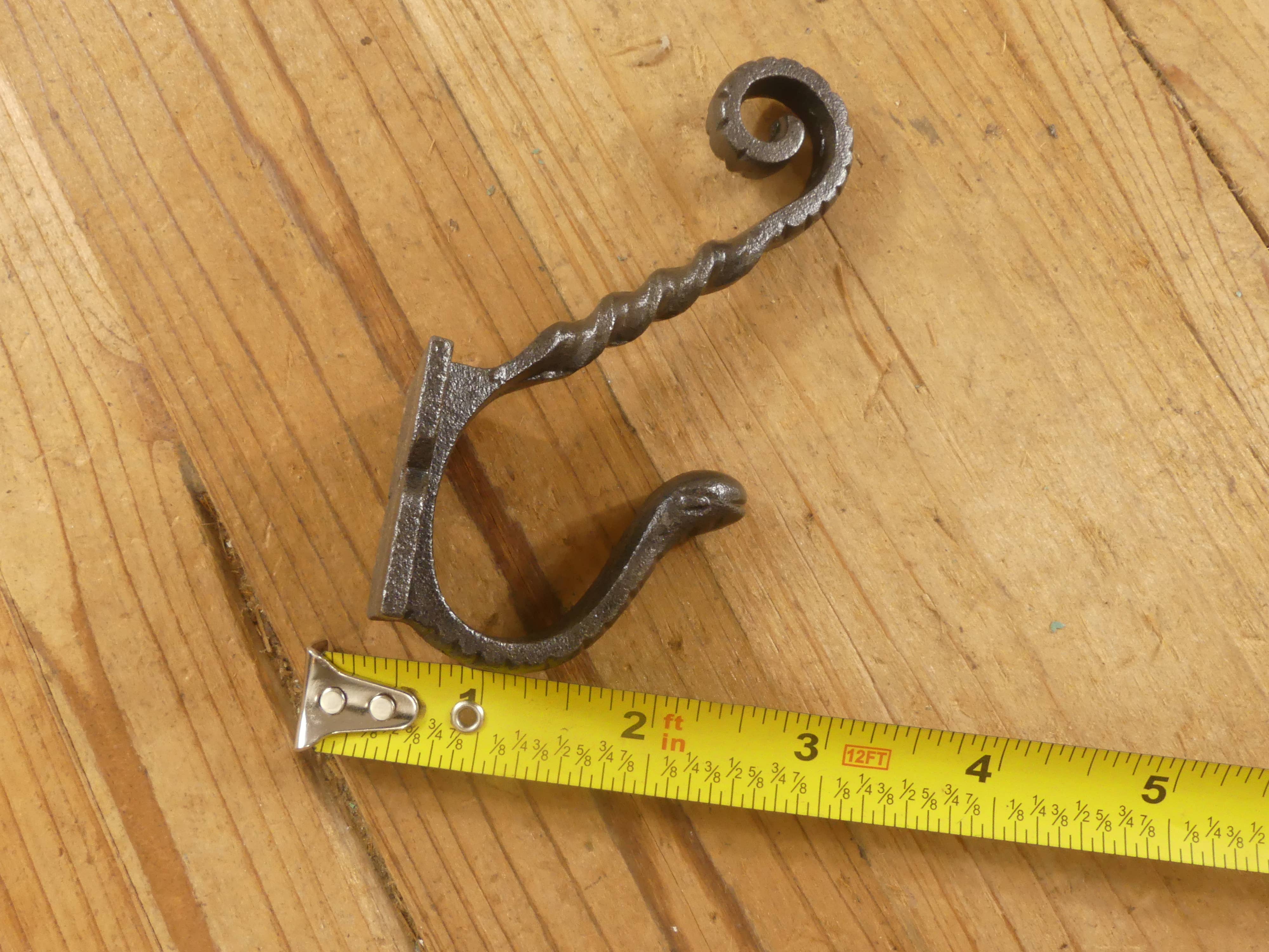 Midwest Craft House - Vente Crochets muraux - Crochet pivotant long en fer, 4 1/2 po4