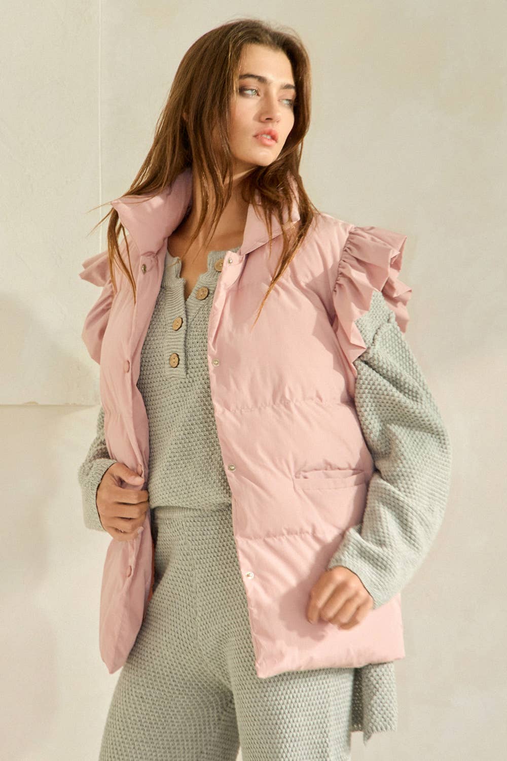 BUCKETLIST INC - Wholesale Outerwear Vest - Women's - IT1813 Ruffle Sleeve Down Vest11