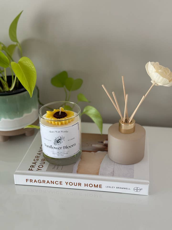 Solsikkeblomst Beholderlys for engroshandel hos Allure Wax Works