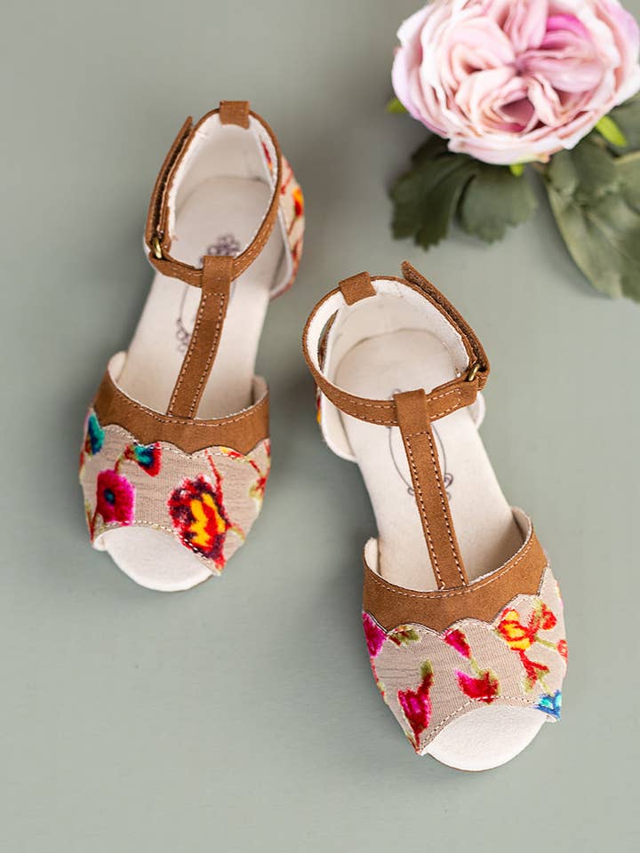 Stella sandaal voor peuters, plat met meerdere bloemen voor wholesale door Joyfolie