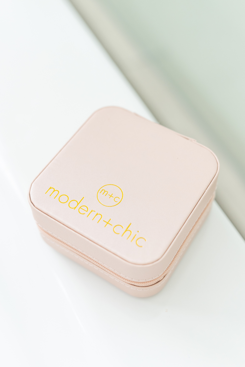 modern and chic - Wholesale Jewelry Box/Organizer - Christina Jewelry Case7