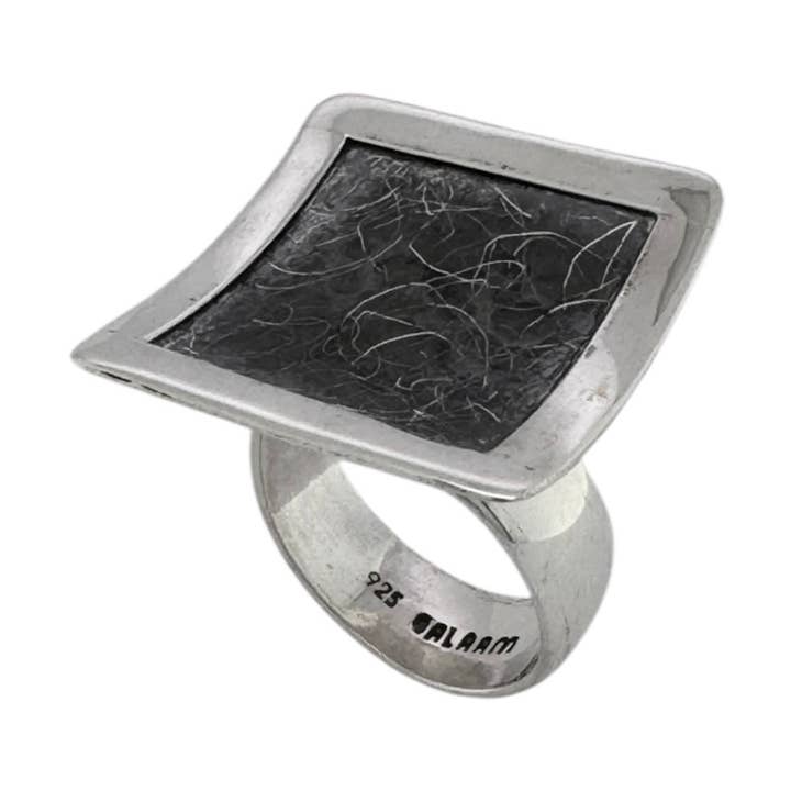 RING I STERLINGSILVER MED KVADRATISK SLIPNING för wholesale av Balaam Design