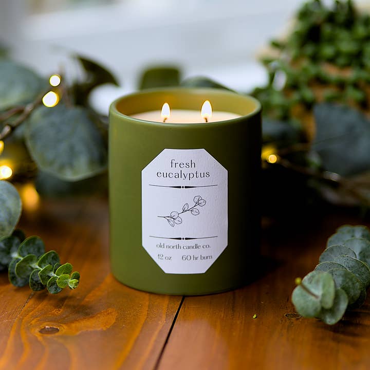 Fresh Eucalyptus - Bougie en céramique à base de mélange de soja de 12 oz pour la vente par Old North Candle Co