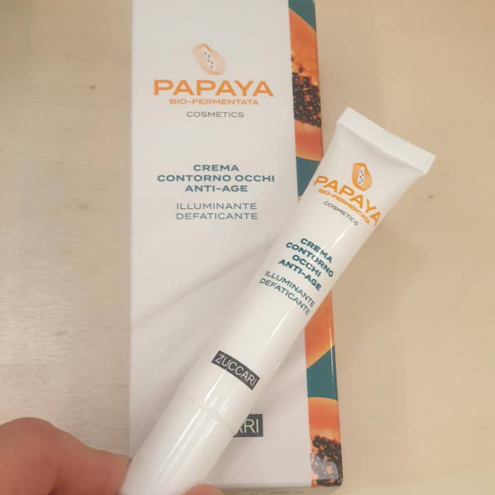 Zuccari Papaya - Crema Contorno Occhi Anti-Age per la vendita all'ingrosso da parte di Radici Erboristeria e Benessere