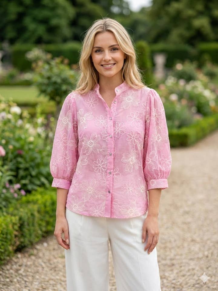 Floral-patterned blouse for wholesale by VICTORIA&ISAAC