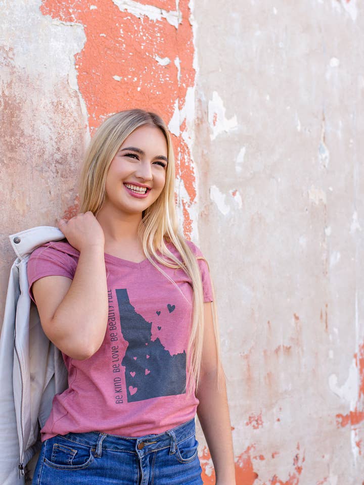 IDAHO V-hals Dame Tri-Blend T-Shirt for engroshandel hos Hello Beauty Full & Co.