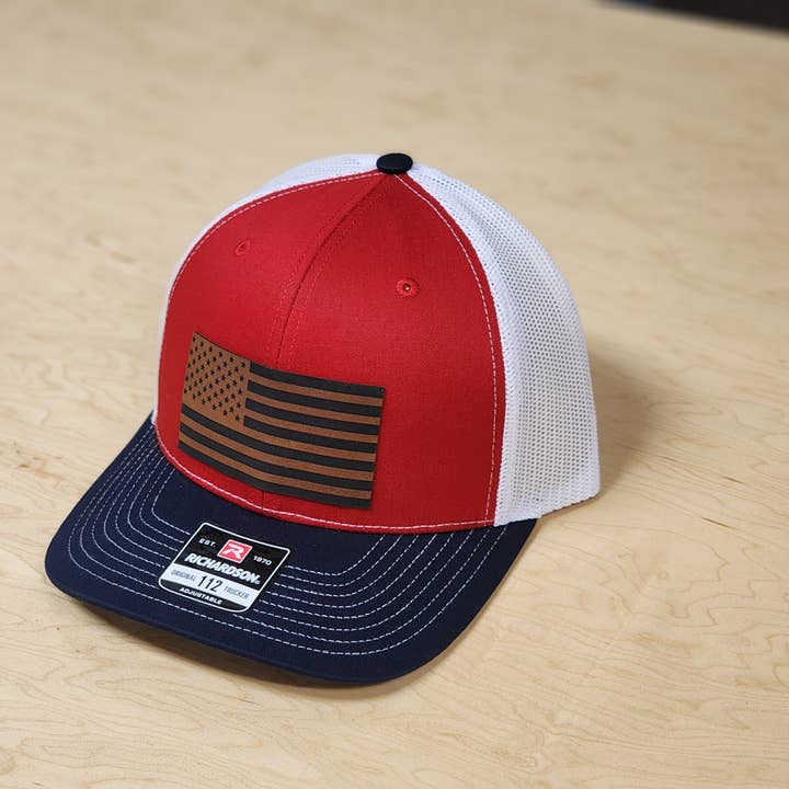 Knot Creatives - Vente Casquette de camionneur – unisexe - Casquette Trucker Richardson 112 - Écusson Drapeau Américain, Rouge, Blanc3