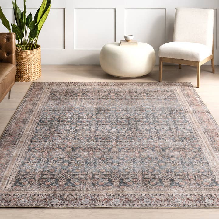 Blue Hillstone Collection Elfrieda Traditional Vintage Medallion Area Rug for wholesale on Faire7