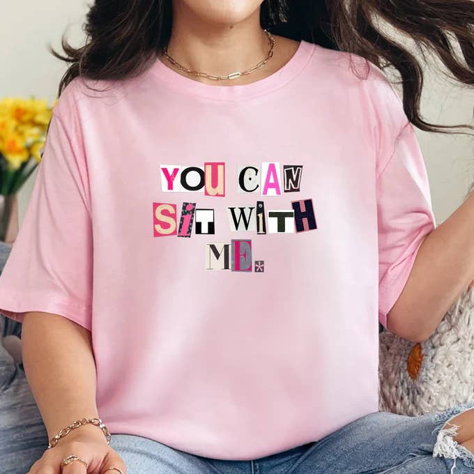 T-shirt - Du kan sitta med mig för wholesale av Days with Gray