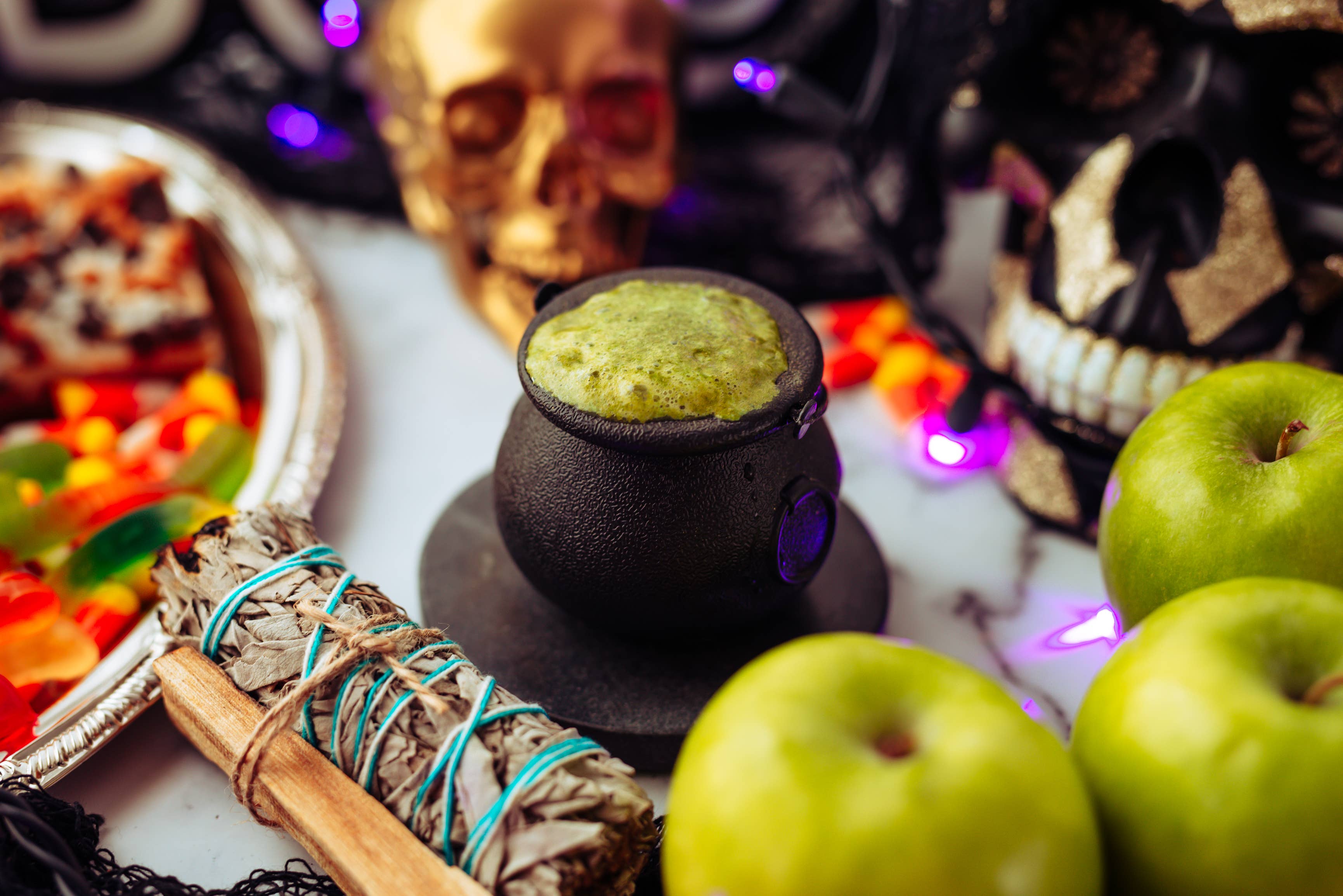 Pure Poetry Cosmetics – wholesale Badbomb/fizz – Kittel Född Häxa Kittel Halloween Vegansk Badbomb