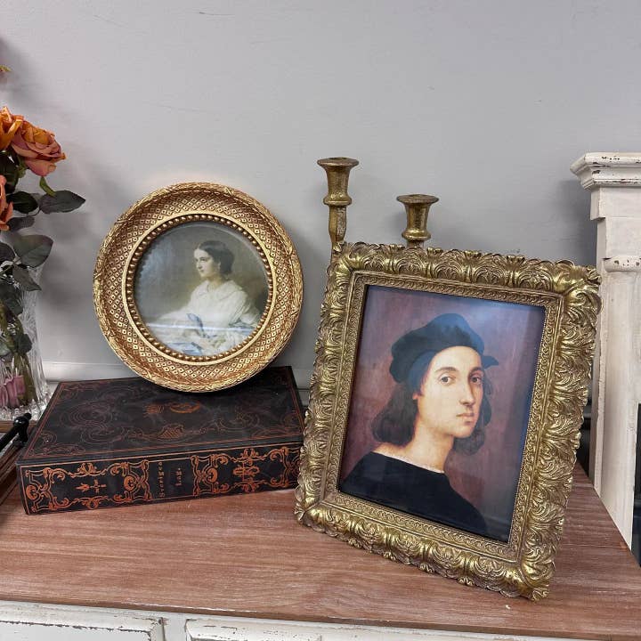 Cornici dorate in resina d'ispirazione vintage per la vendita all'ingrosso da parte di Vagabond Vintage