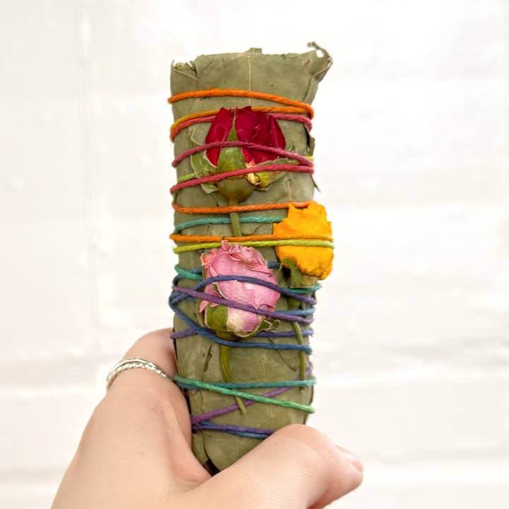 Liten blommig eukalyptusbunt för wholesale av Catherine Rising