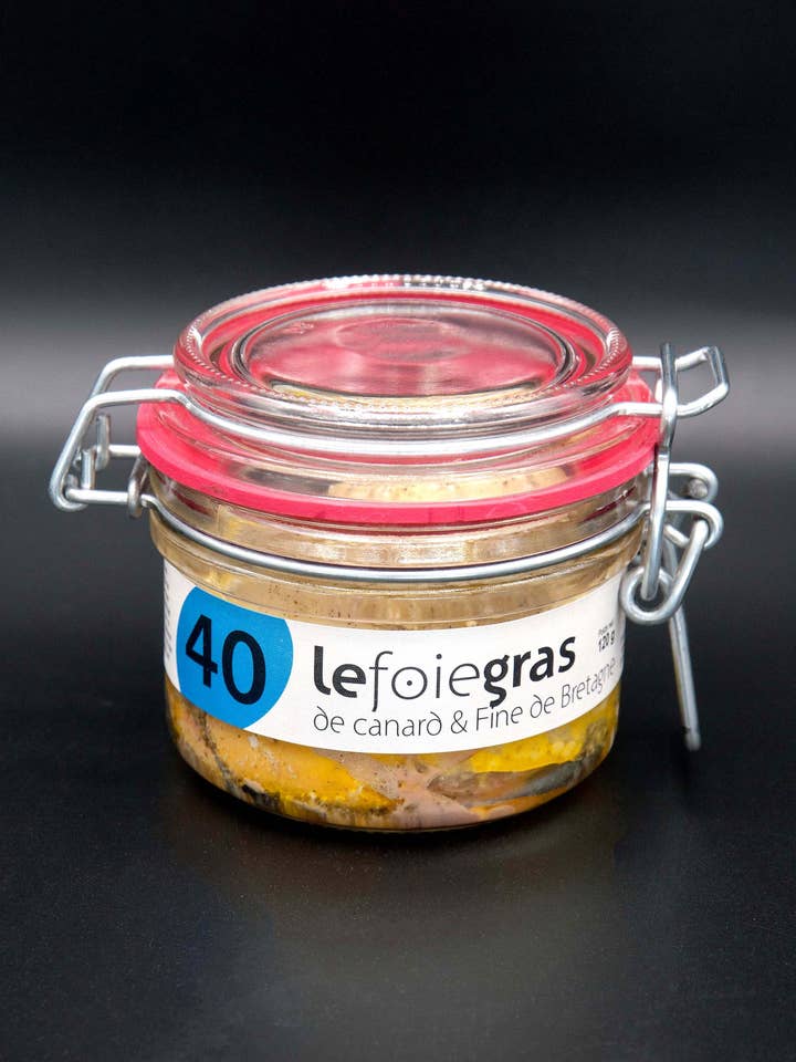 Gehele eendenlever foie gras uit het zuiden van Bretagne 120 g voor wholesale door Secrets De Famille
