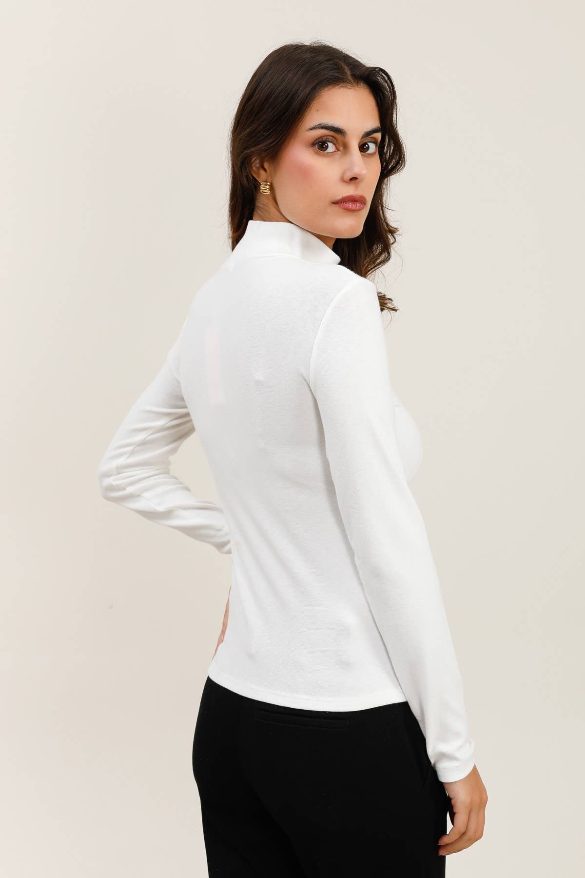 Daphnea - Wholesale Knit Top - Women's - 32100 TURTLENECK T-SHIRT11