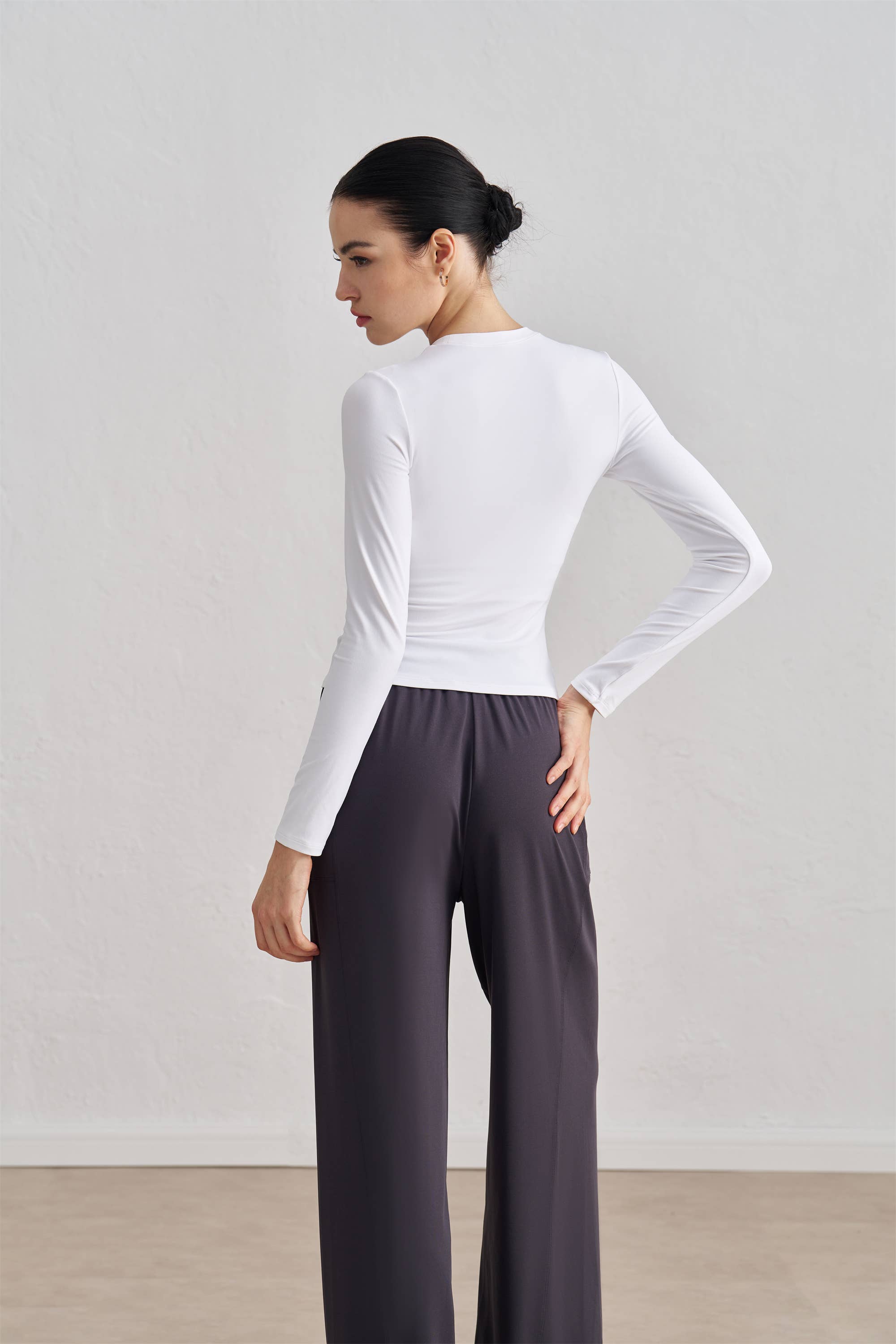 91thelabel - Wholesale Athletic Top - Women's - Penelope Long Sleeve Sculpting Active Top5