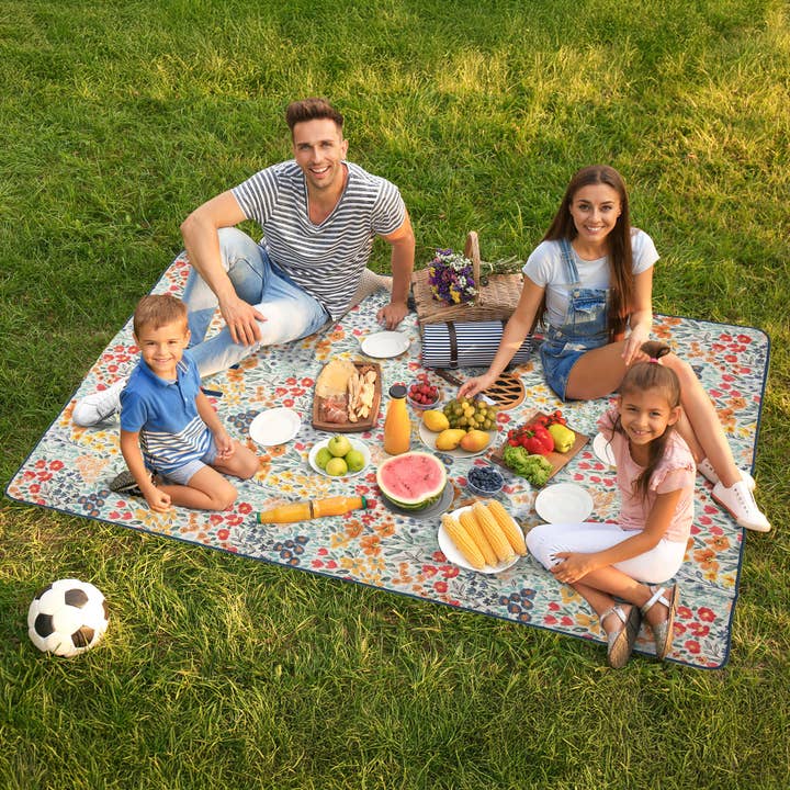 Carstens, Inc. - Wholesale Picnic Blanket - May Flowers Printed Picnic Blanket1