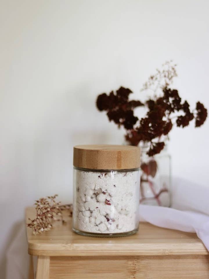 Lait de bain à la lavande et aux pétales de rose pour la vente par Zarits Verte Planète