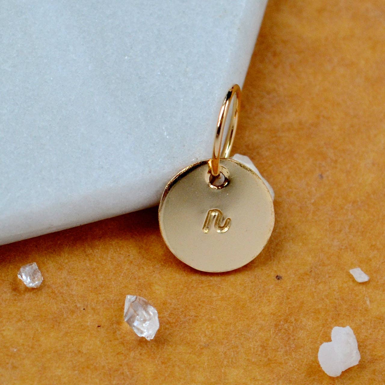 Foamy Wader - Venta al por mayor Abalorios/colgantes individuales - Set de abalorios con letra cursiva en minúscula, con letra cursiva, triple metal47