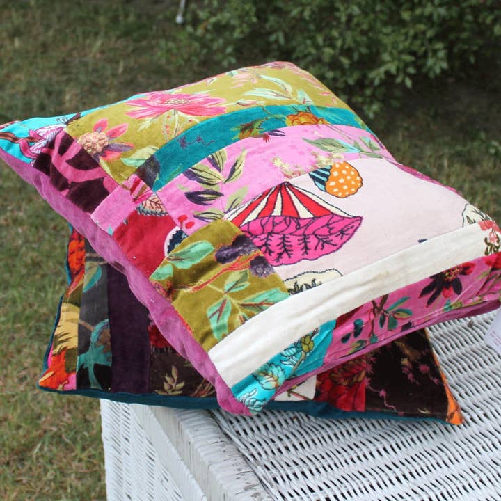 Glamthread - Wholesale Throw pillow cover - Linen Connections Luxury Velvet Cushion Covers - Colour Block