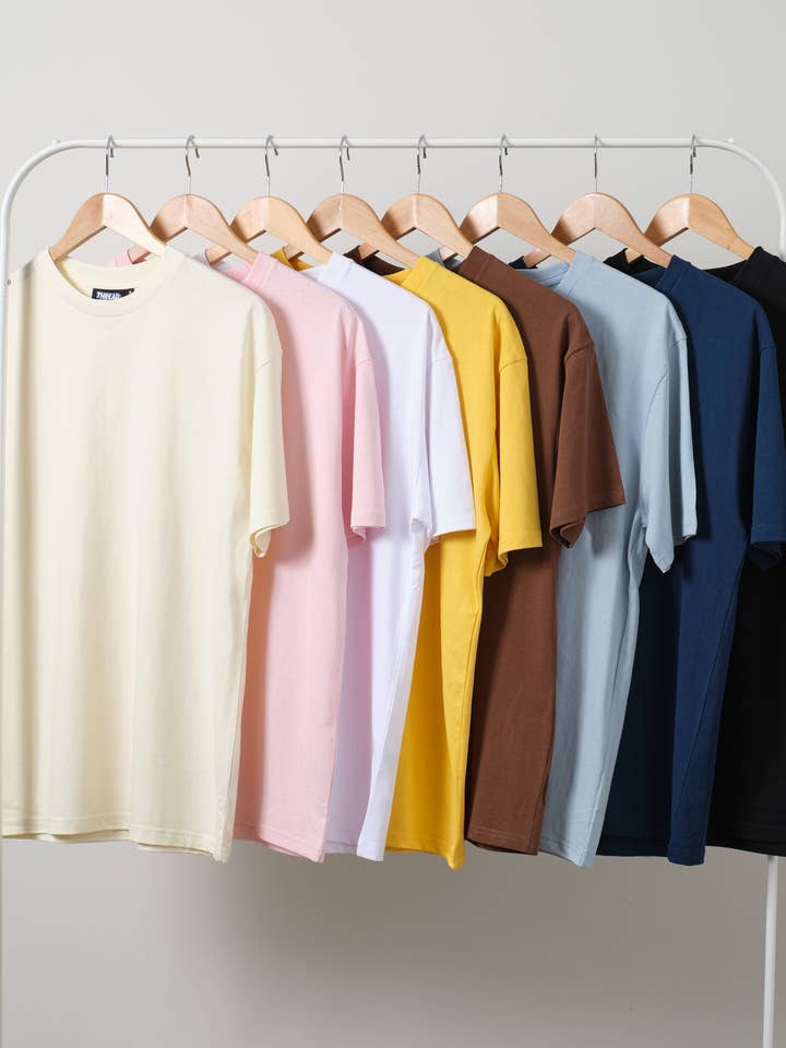 Classic Tee 8 Pack: Naturlig, Rosa, Vit, Gul, Brun, Ljusblå, Marinblå, Svart för wholesale av Threadheads