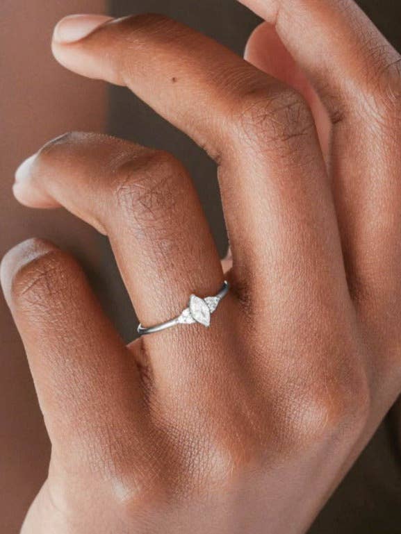 Argent 925 - Bague Ariana pour la vente par REDCHERRYBLVD